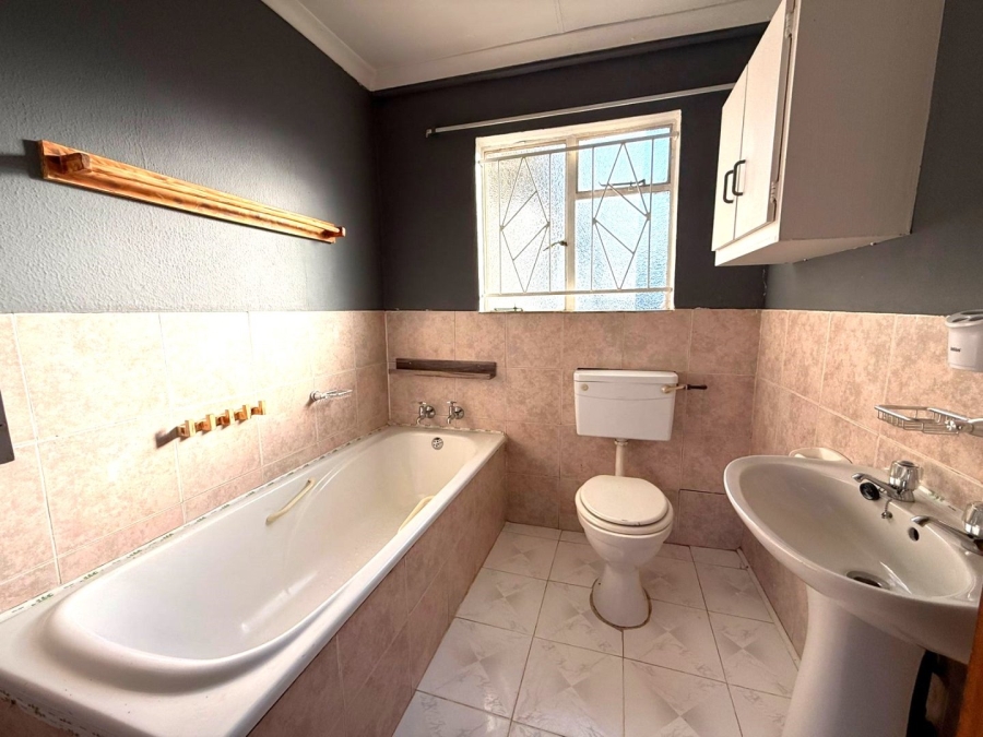 4 Bedroom Property for Sale in Wilgehof Free State